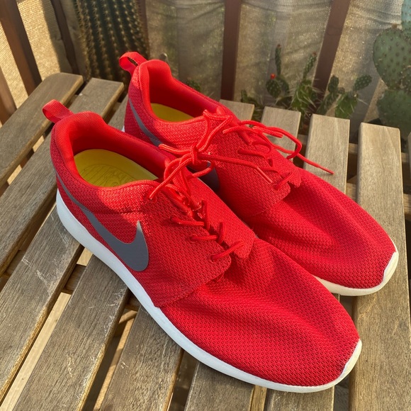 Nike Other - Nike Rosherun FB sz 12